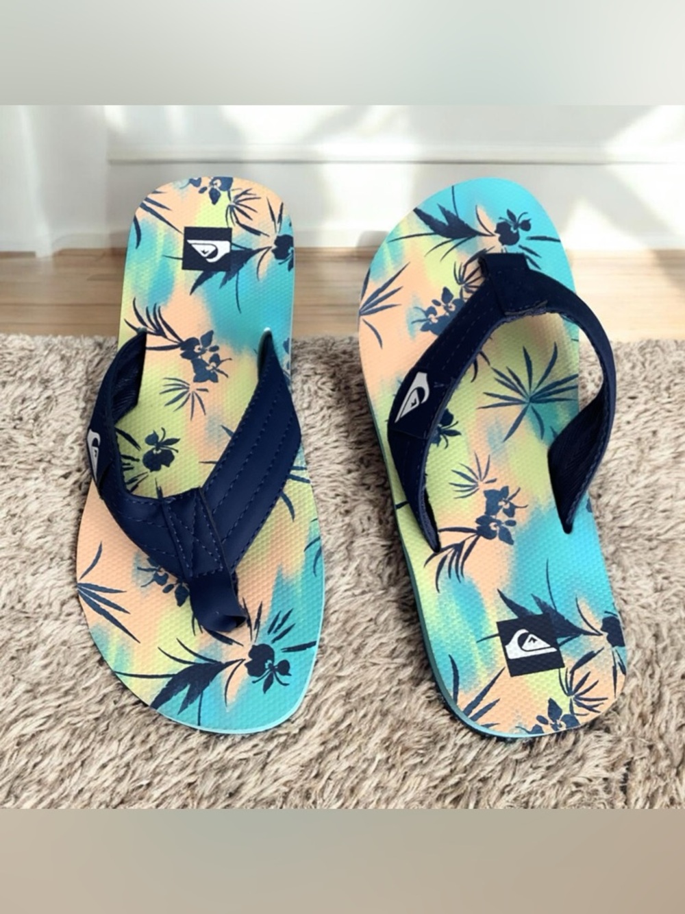 Quicksilver Kids Blue Navy Tropical Print Flip Flops ~ NWOT